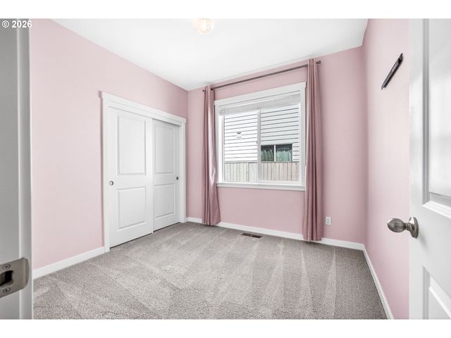713 TIGERLILY St, Silverton, OR 97381