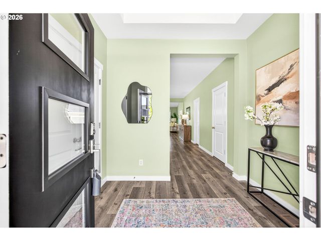 713 TIGERLILY St, Silverton, OR 97381