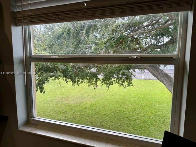 2840 Taylor St 28, Hollywood, FL 33020