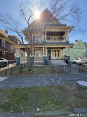 689 Maplewood Avenue, Bridgeport, CT 06605