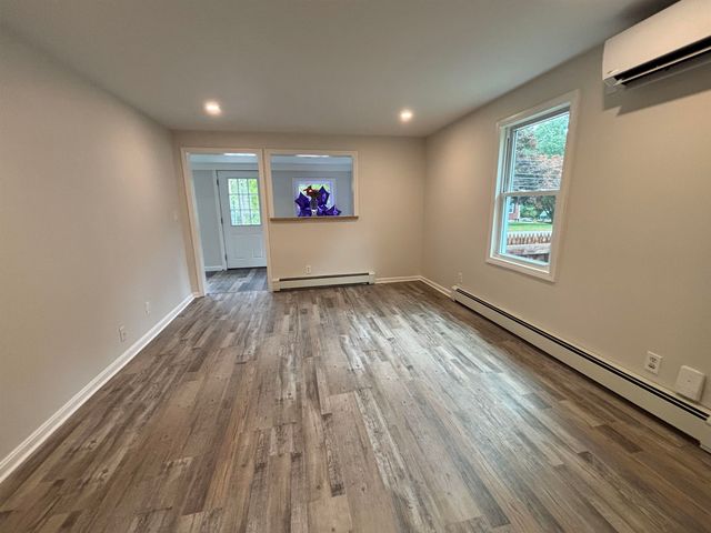 158 E Main Street, Hampstead, NH 03826
