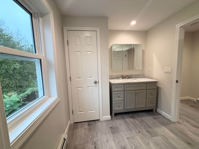158 E Main Street, Hampstead, NH 03826