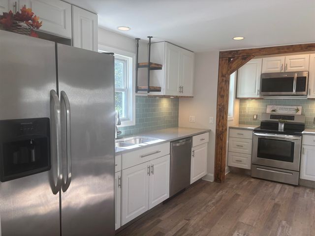 158 E Main Street, Hampstead, NH 03826