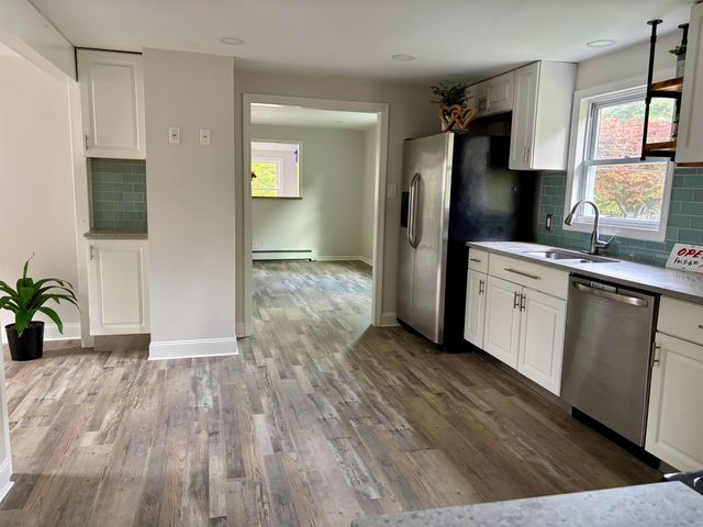 158 E Main Street, Hampstead, NH 03826