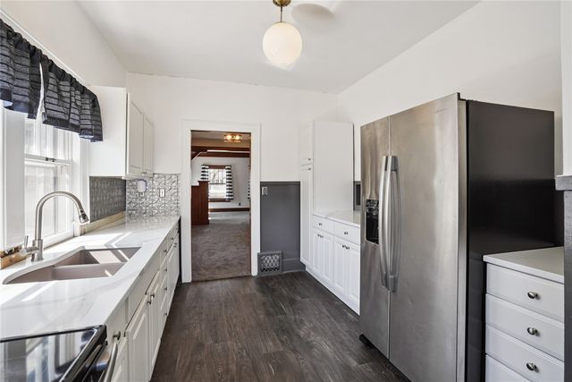 340 NE Cherry Avenue, Earlham, IA 50072