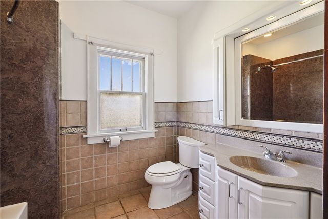 340 NE Cherry Avenue, Earlham, IA 50072