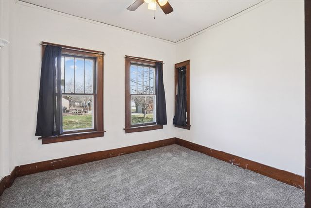 340 NE Cherry Avenue, Earlham, IA 50072