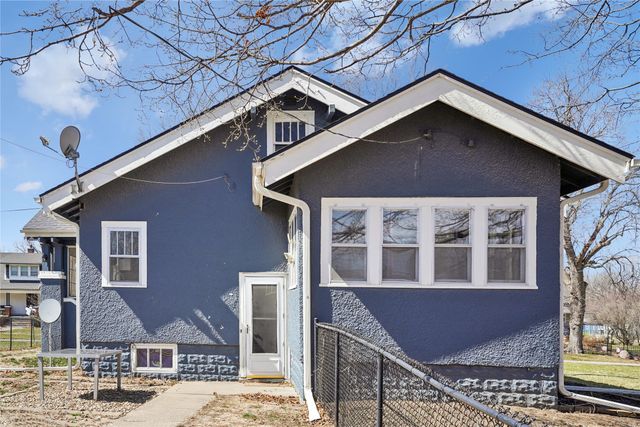 340 NE Cherry Avenue, Earlham, IA 50072