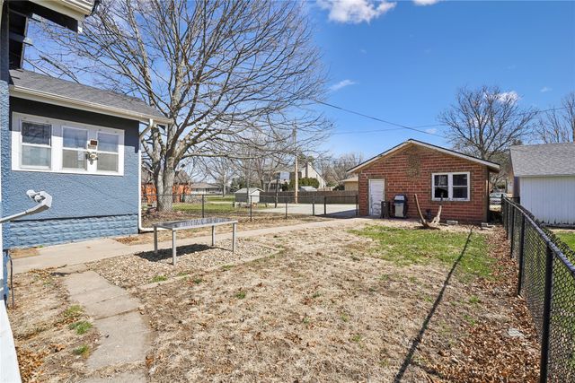 340 NE Cherry Avenue, Earlham, IA 50072