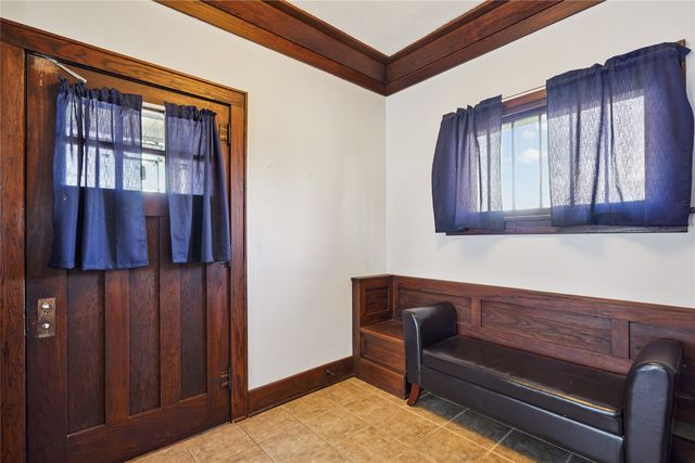 340 NE Cherry Avenue, Earlham, IA 50072