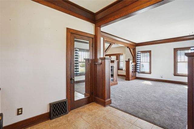 340 NE Cherry Avenue, Earlham, IA 50072
