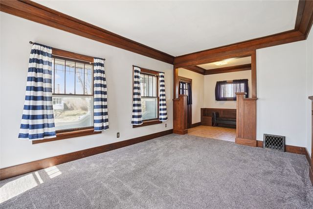 340 NE Cherry Avenue, Earlham, IA 50072
