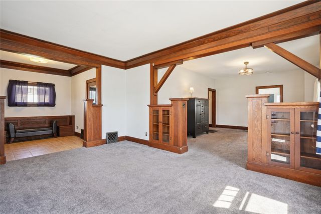 340 NE Cherry Avenue, Earlham, IA 50072