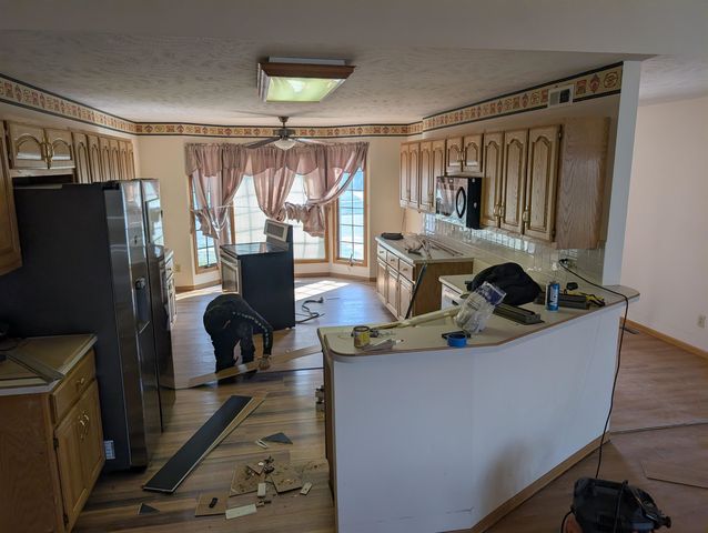 402 Pine Ridge Dr, Salina, KS 67401