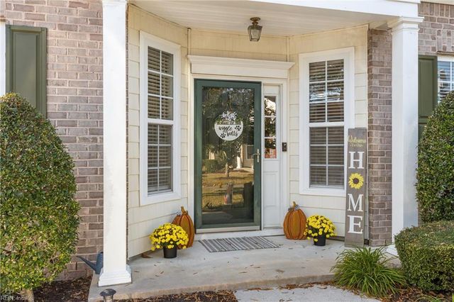 1423 Otterbourne CIR, Chesapeake, VA 23320