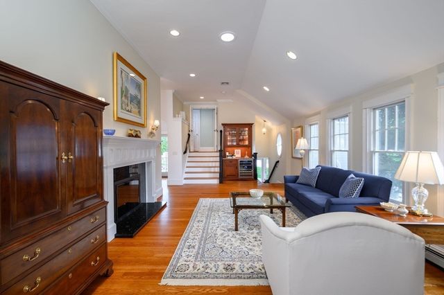 20 Nichols Rd, Cohasset, MA 02025