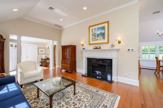 20 Nichols Rd, Cohasset, MA 02025