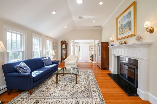 20 Nichols Rd, Cohasset, MA 02025