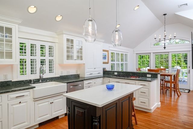 20 Nichols Rd, Cohasset, MA 02025