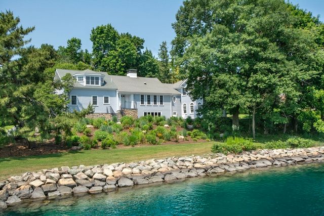20 Nichols Rd, Cohasset, MA 02025