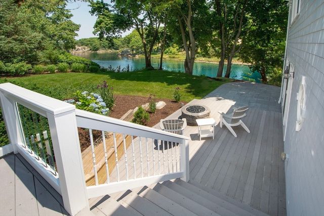 20 Nichols Rd, Cohasset, MA 02025