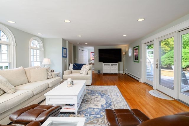 20 Nichols Rd, Cohasset, MA 02025