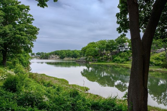 20 Nichols Rd, Cohasset, MA 02025
