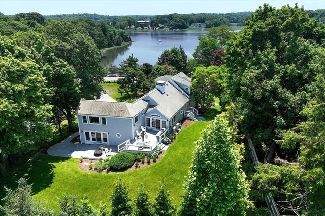 20 Nichols Rd, Cohasset, MA 02025