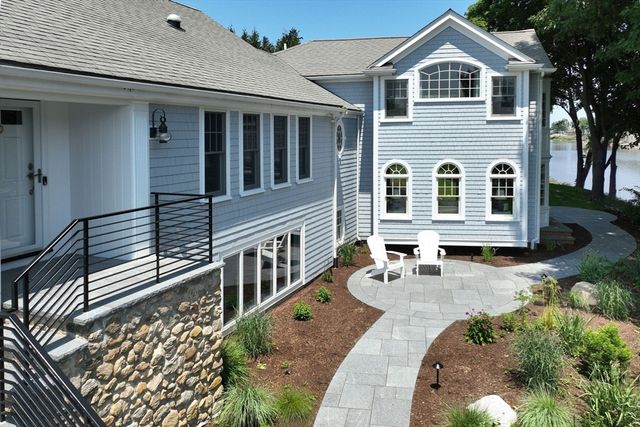 20 Nichols Rd, Cohasset, MA 02025