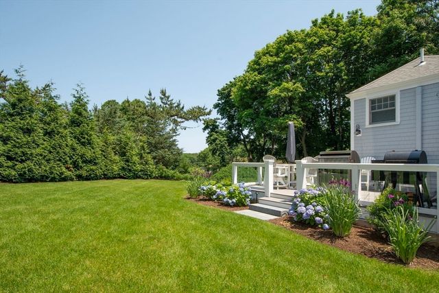 20 Nichols Rd, Cohasset, MA 02025