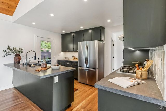 120 E Manor Dr, Mill Valley, CA 94941