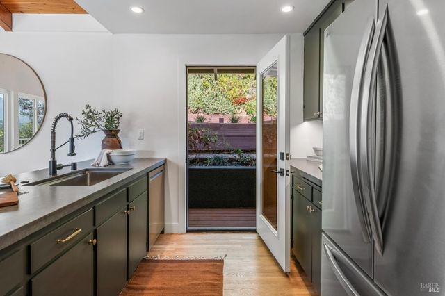 120 E Manor Dr, Mill Valley, CA 94941