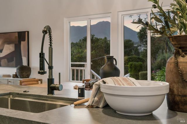 120 E Manor Dr, Mill Valley, CA 94941