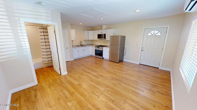 19153 Sylvan Street, Tarzana, CA 91335