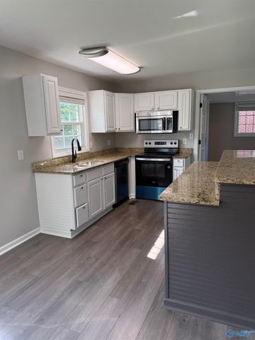 4728 NW Lumary Drive NW, Huntsville, AL 35810