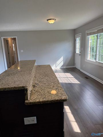 4728 NW Lumary Drive NW, Huntsville, AL 35810