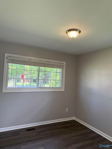 4728 NW Lumary Drive NW, Huntsville, AL 35810