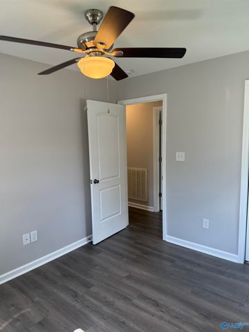 4728 NW Lumary Drive NW, Huntsville, AL 35810