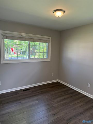 4728 NW Lumary Drive NW, Huntsville, AL 35810