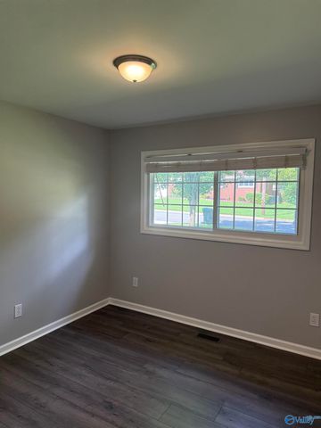 4728 NW Lumary Drive NW, Huntsville, AL 35810
