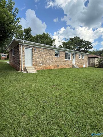 4728 NW Lumary Drive NW, Huntsville, AL 35810
