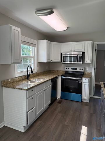 4728 NW Lumary Drive NW, Huntsville, AL 35810