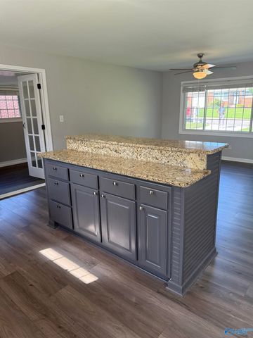 4728 NW Lumary Drive NW, Huntsville, AL 35810