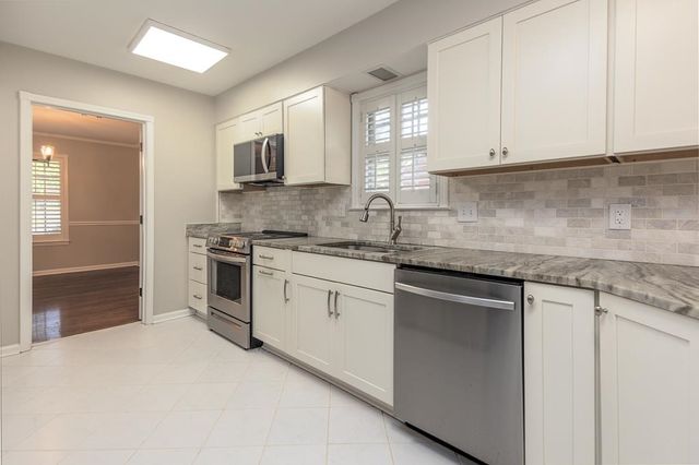 1539 BROOKSIDE DR, Germantown, TN 38138