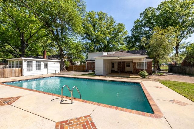 1539 BROOKSIDE DR, Germantown, TN 38138