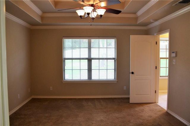 395 Mauna Loa LN, Bastrop, TX 78602