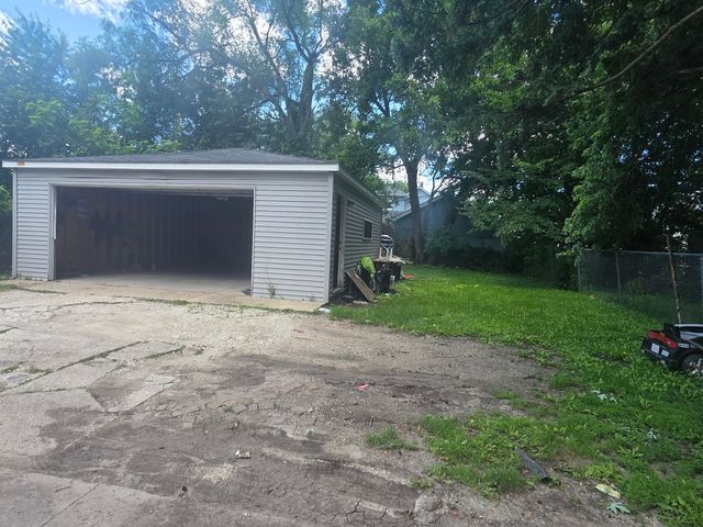 226 N FARNSWORTH Avenue, Aurora, IL 60505