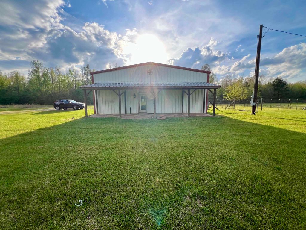 6462 S FM 31, Carthage, TX 75633