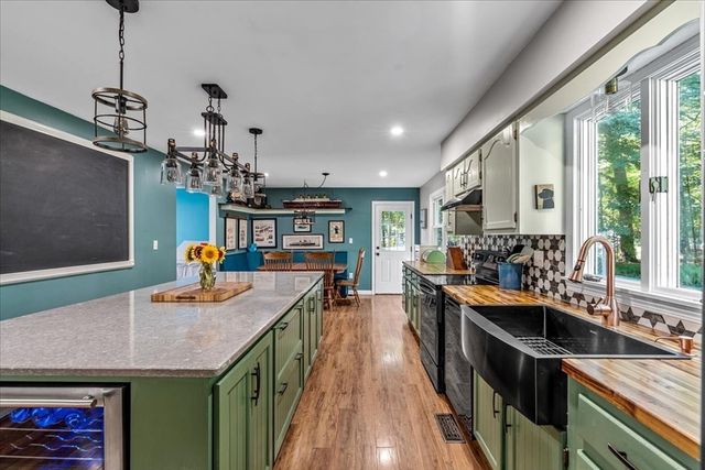43 Old Powder House Rd, Lakeville, MA 02347