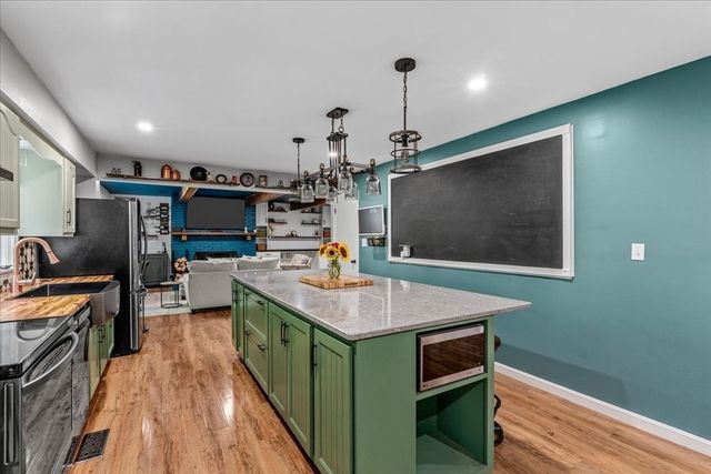 43 Old Powder House Rd, Lakeville, MA 02347